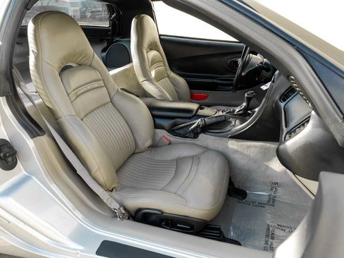 Used 2000 Chevrolet Corvette w/ Memory Pkg image 31