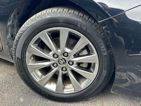 Used 2015 Toyota Camry XLE FWD image 3