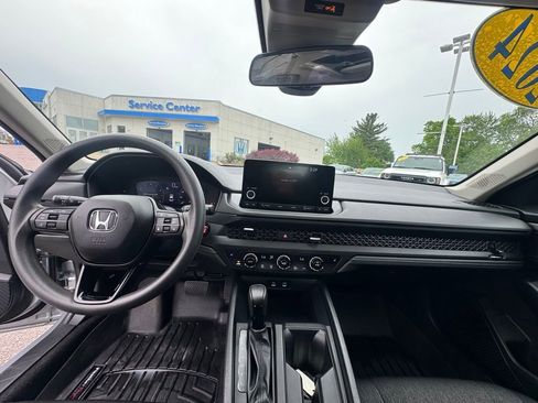 Used 2024 Honda Accord EX image 17
