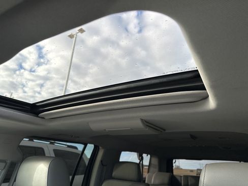 Used 2016 Chevrolet Suburban LT w/ Luxury Package image 63