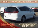 Used 2022 Chrysler Pacifica Touring-L image 3