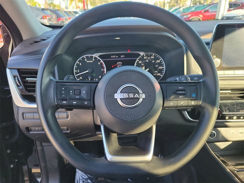 Certified 2023 Nissan Rogue SV image 17