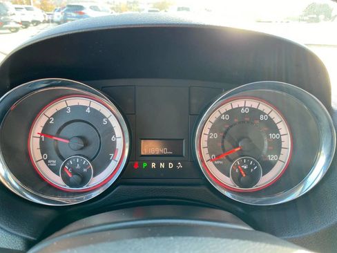 Used 2020 Dodge Grand Caravan SXT image 15