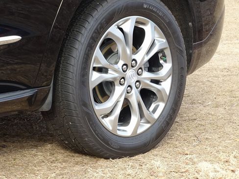 Used 2018 Buick Enclave Avenir w/ Avenir Technology Package image 34