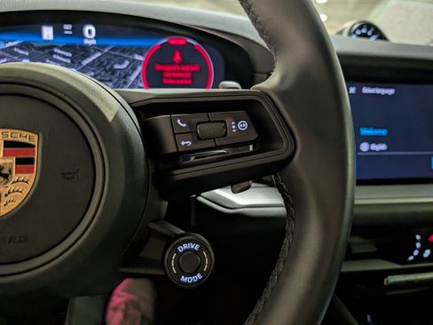 Certified 2024 Porsche Cayenne Coupe image 30