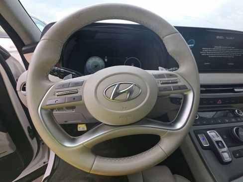 Used 2023 Hyundai Palisade Limited w/ Winter Package image 8