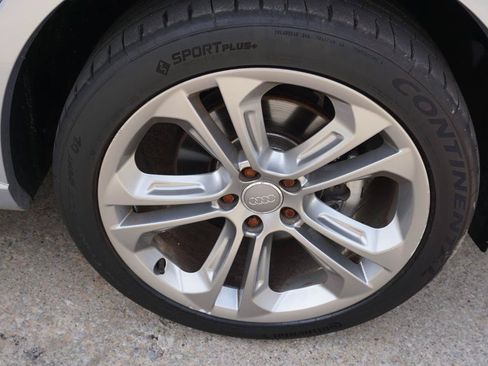 Used 2018 Audi Q3 2.0T Premium FWD image 12