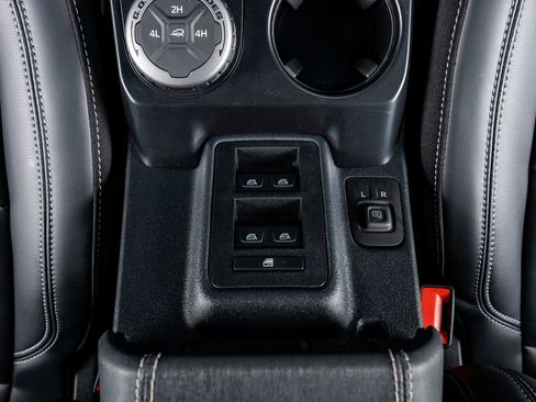 Used 2026 Ford Bronco Outer Banks image 28