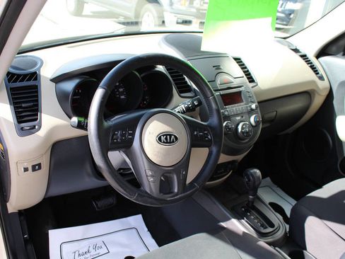 Used 2010 Kia Soul ! image 14