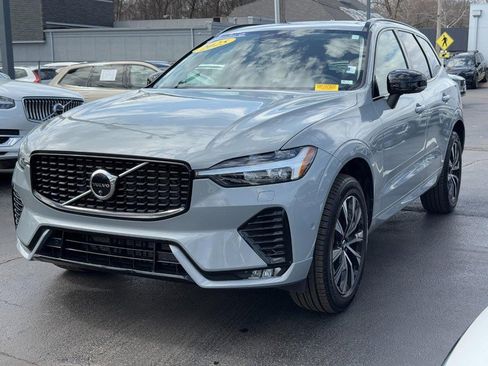 Certified 2025 Volvo XC60 B5 Plus image 9