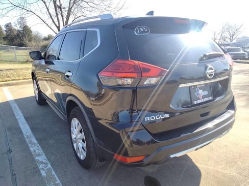 Used 2017 Nissan Rogue S w/ Appearance Package image 7