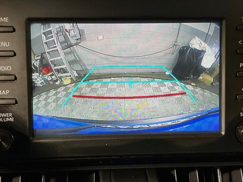 Used 2019 Toyota RAV4 LE FWD image 26