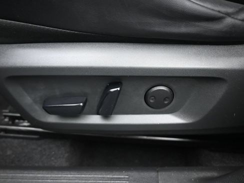 Used 2021 Nissan Rogue SV w/ Premium Package AWD/4WD image 12
