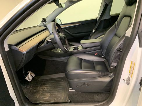 Used 2023 Tesla Model Y Performance AWD/4WD image 3