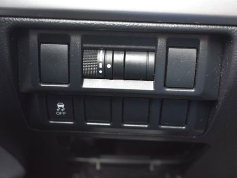 Used 2018 Subaru Outback 2.5i AWD/4WD image 19