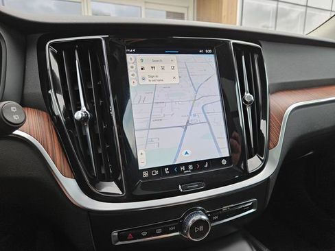 Certified 2025 Volvo V60 B5 Cross Country Plus AWD/4WD image 23