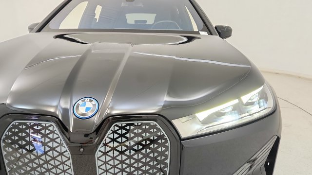 Used 2024 BMW iX xDrive50 w/ Sport Package AWD/4WD image 23