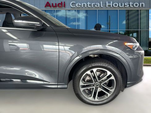 Used 2025 Audi Q5 Premium Plus w/ Premium Plus image 12