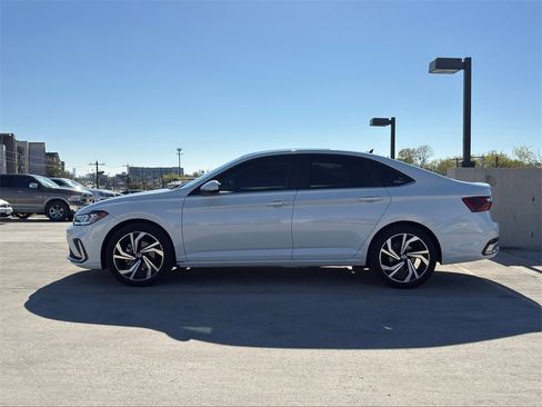 New 2025 Volkswagen Jetta SEL image 6