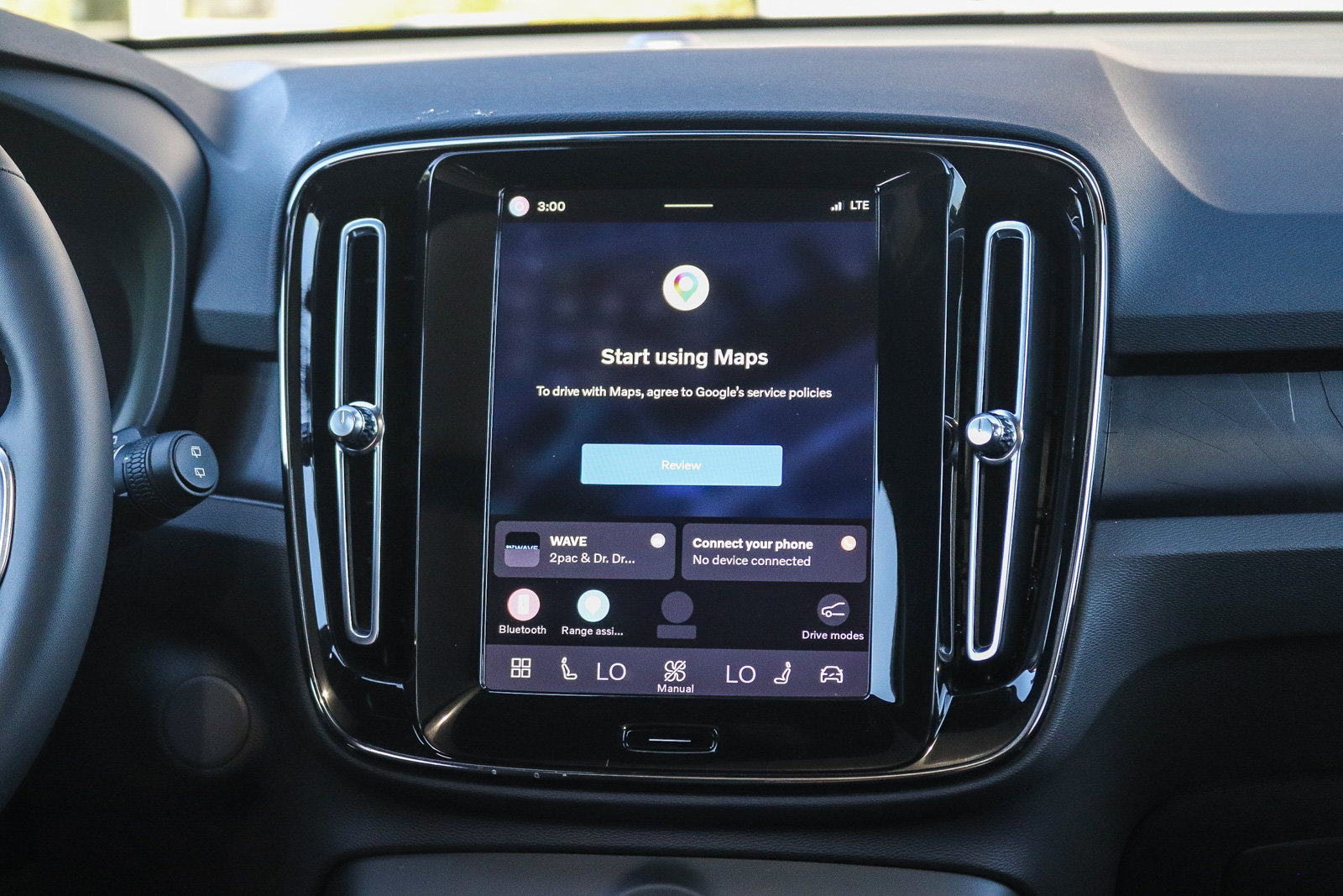 Used 2023 Volvo XC40 Recharge Plus w/ Protection Package Premier AWD/4WD image 16