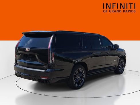 Used 2023 Cadillac Escalade ESV V w/ LPO, Floor Liner Package AWD/4WD image 5