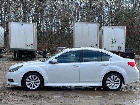 Used 2011 Subaru Legacy 2.5i Limited image 3