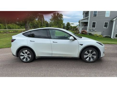 Used 2023 Tesla Model Y Long Range AWD/4WD image 4