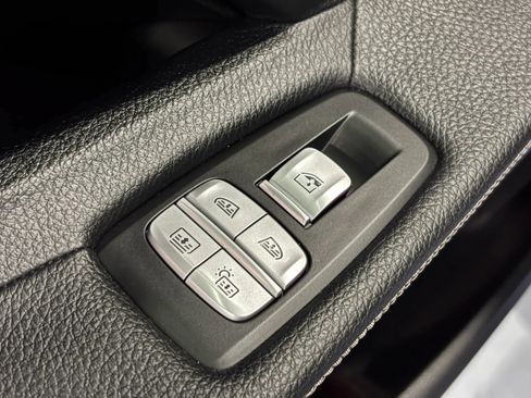 Used 2017 BMW 740e xDrive AWD/4WD image 51