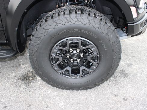 Used 2025 Ford F150 Raptor w/ Equipment Group 803A Raptor R AWD/4WD image 12