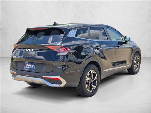 Used 2025 Kia Sportage LX FWD image 5