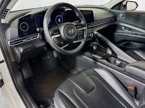 Used 2024 Hyundai Elantra Limited image 7