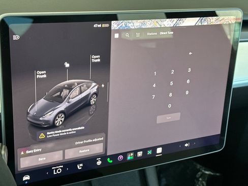 Used 2024 Tesla Model Y Long Range AWD/4WD image 18