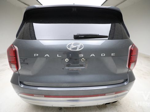 Used 2023 Hyundai Palisade Calligraphy FWD image 4
