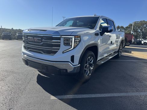 New 2026 GMC Sierra 1500 SLT w/ SLT Premium Package image 2