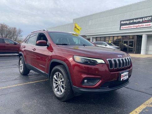 Used 2019 Jeep Cherokee Latitude Plus w/ Cold Weather Group image 2