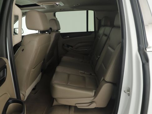 Used 2019 GMC Yukon XL SLT w/ Open Road Package image 12