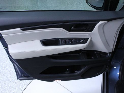 Used 2025 Honda Odyssey EX-L image 14