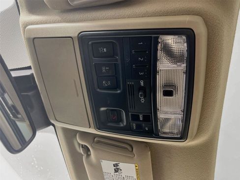 Used 2022 Toyota 4Runner Limited AWD/4WD image 14