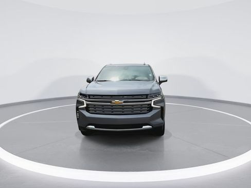 Used 2021 Chevrolet Suburban Premier w/ Premium Package AWD/4WD image 4