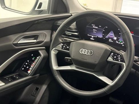 Certified 2025 Audi Q5 Premium w/ Convenience Package AWD/4WD image 12