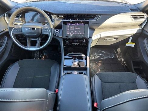New 2025 Jeep Grand Cherokee L Altitude AWD/4WD image 7
