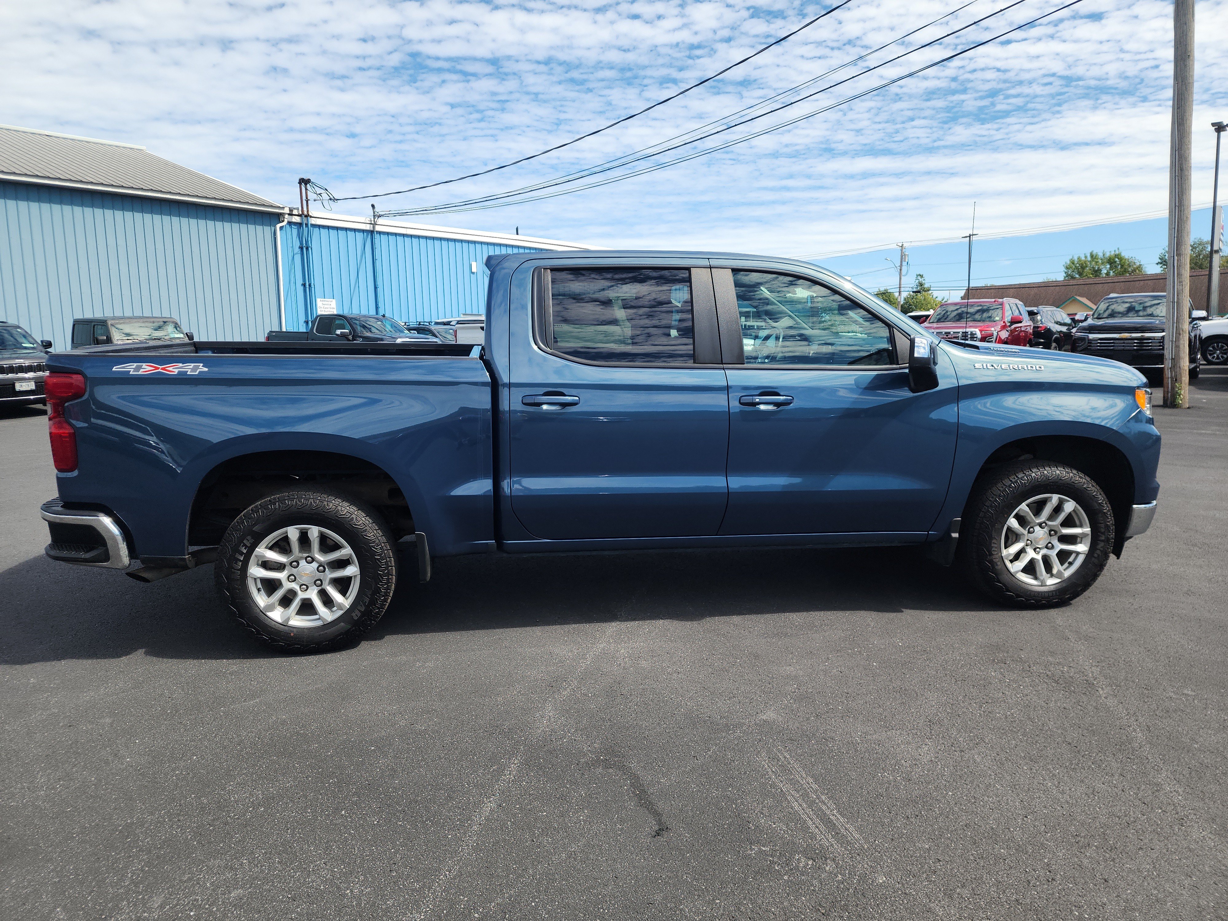 Certified 2024 Chevrolet Silverado 1500 LT AWD/4WD image 9