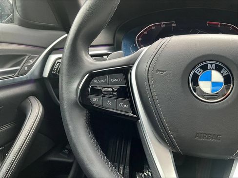 Used 2022 BMW 530i w/ Convenience Package RWD image 11