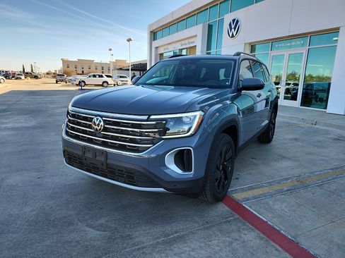 New 2026 Volkswagen Atlas SE FWD image 3