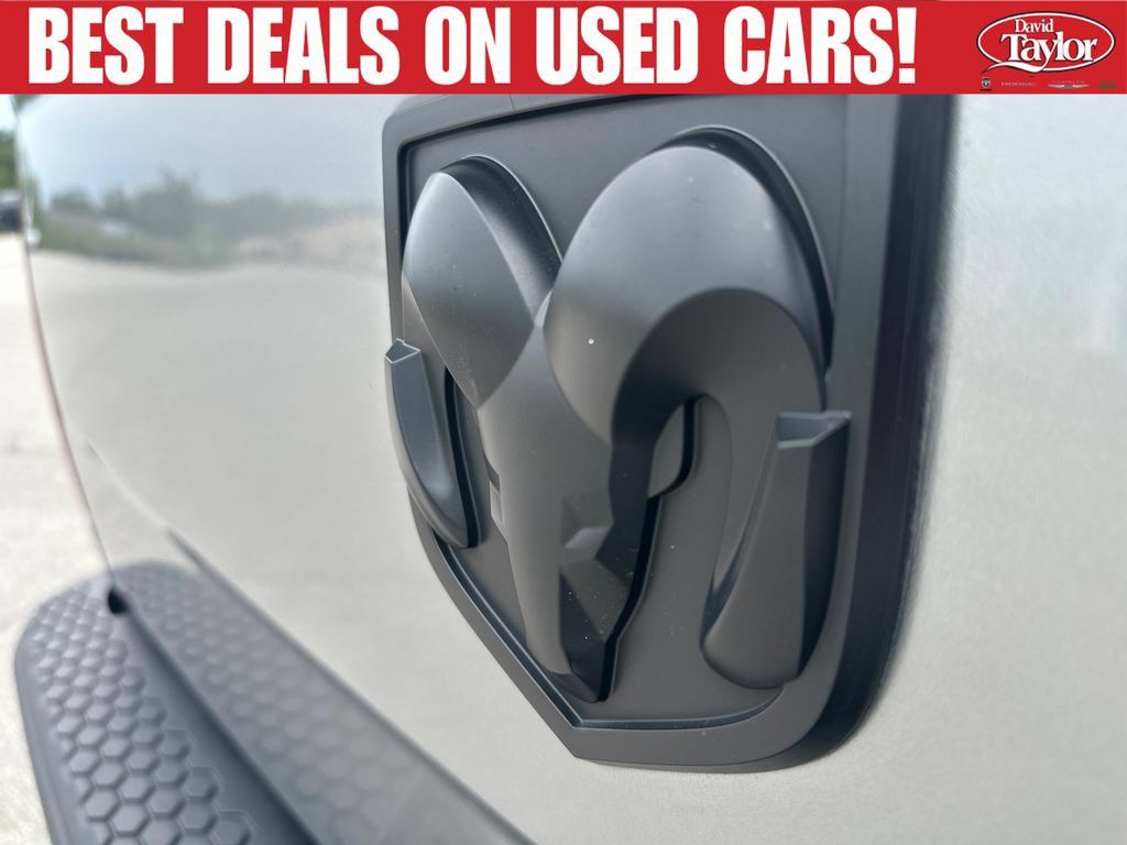 Used 2024 RAM 1500 Warlock AWD/4WD image 35