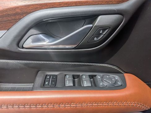 Used 2023 GMC Yukon Denali Ultimate w/ LPO, Floor Liner Package AWD/4WD image 14