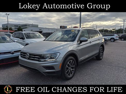 Used 2020 Volkswagen Tiguan SE w/ Panoramic Sunroof Package image 1