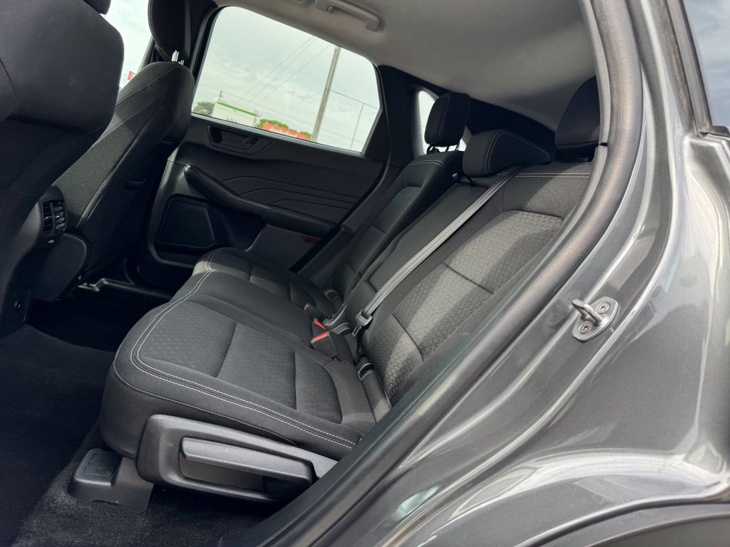Used 2025 Ford Escape Active AWD/4WD image 10