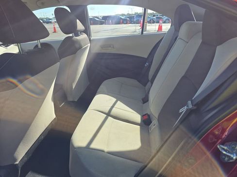 Used 2022 Toyota Corolla LE image 4