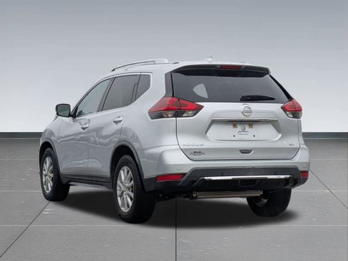 Used 2020 Nissan Rogue SV image 4